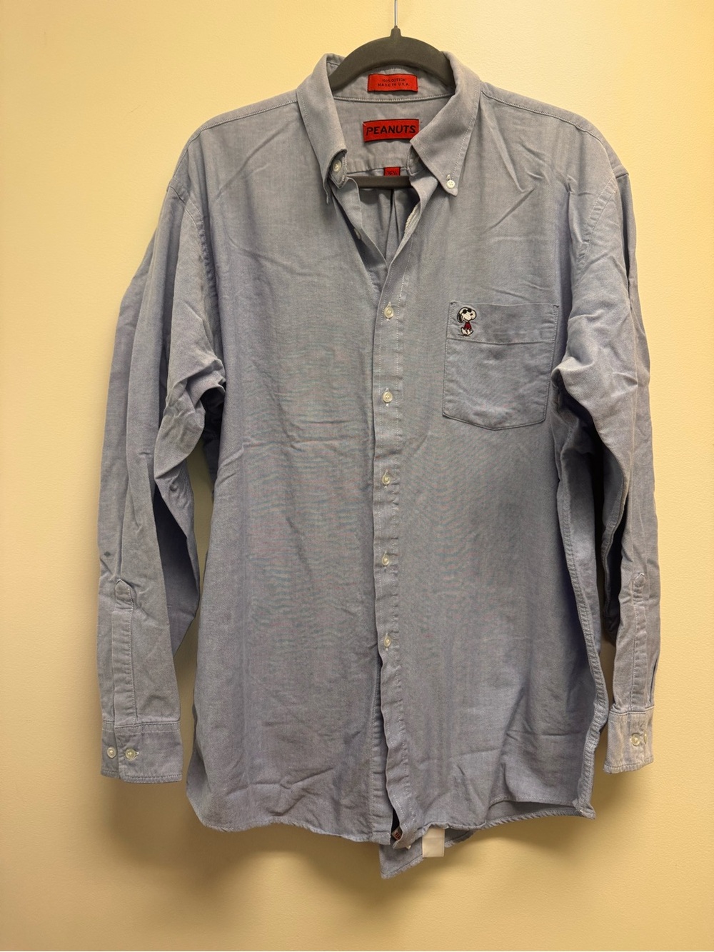 Peanuts Men's Button-Down Shirt in Light Blue with Snoopy Size 16.5 / 34/35